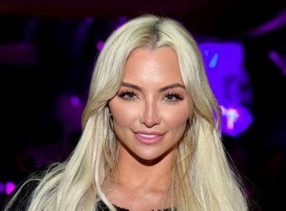 how old is lindsey pelas|Lindsey Pelas Bio, Wiki, Net Worth, Dating, Boyfriend,。